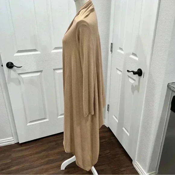 Cable & Gauge tan, open front, shark bite hem, long, cardigan - Picture 2 of 6